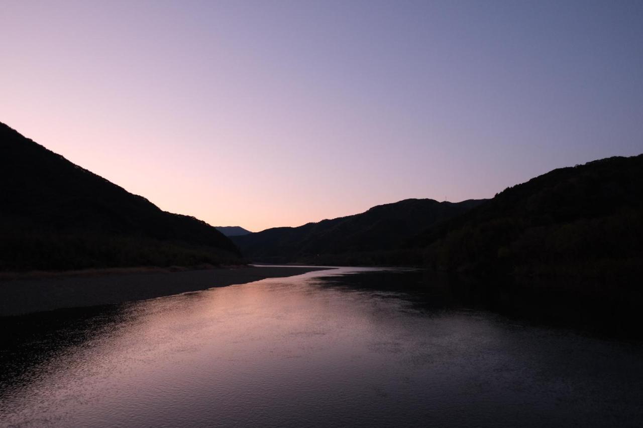 別荘 Shimanto Riverside Hideaway 四万十市